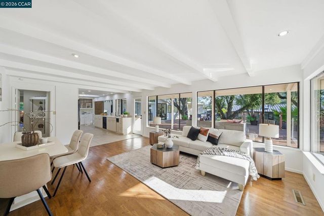 38 Vista Del Mar, Orinda, CA 94563