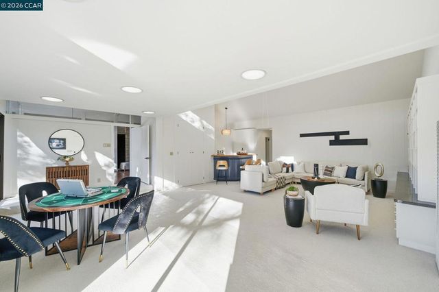 38 Vista Del Mar, Orinda, CA 94563