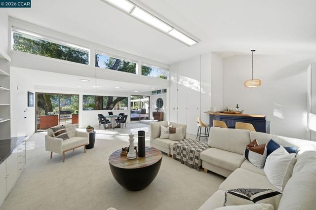 38 Vista Del Mar, Orinda, CA 94563