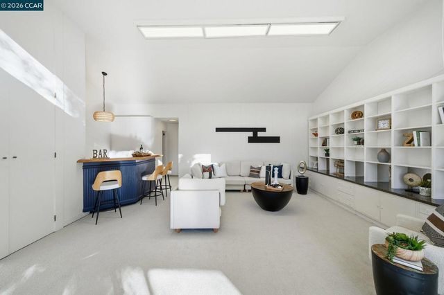 38 Vista Del Mar, Orinda, CA 94563