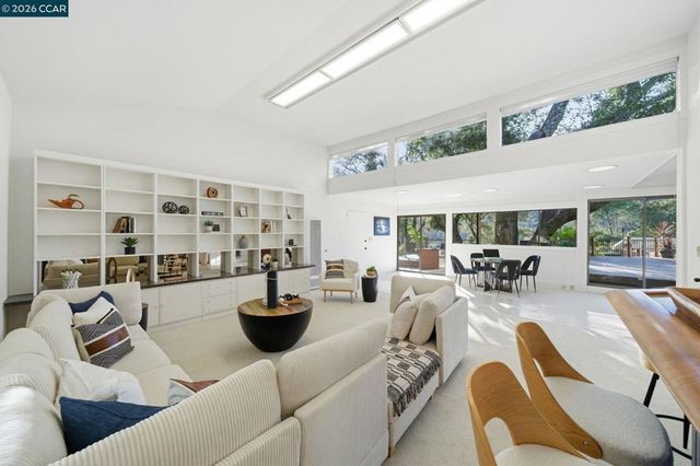 38 Vista Del Mar, Orinda, CA 94563