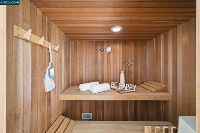 38 Vista Del Mar, Orinda, CA 94563