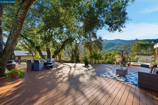 38 Vista Del Mar, Orinda, CA 94563