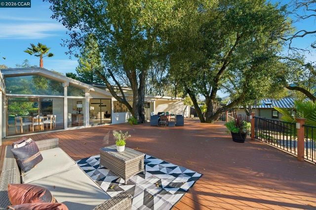 38 Vista Del Mar, Orinda, CA 94563