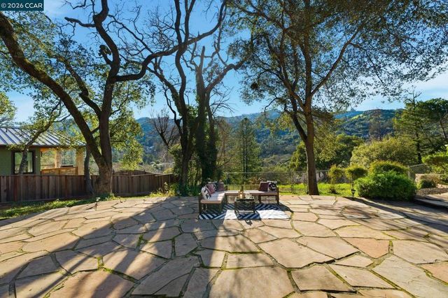 38 Vista Del Mar, Orinda, CA 94563