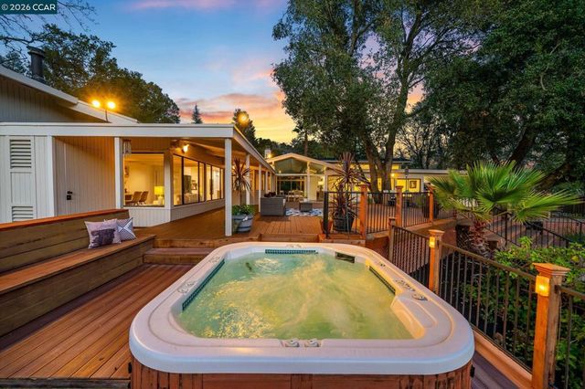 38 Vista Del Mar, Orinda, CA 94563