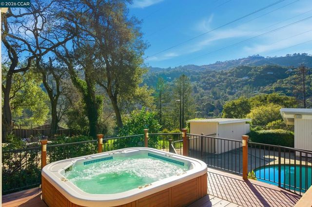 38 Vista Del Mar, Orinda, CA 94563