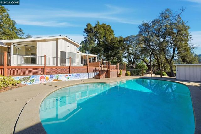 38 Vista Del Mar, Orinda, CA 94563