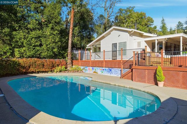 38 Vista Del Mar, Orinda, CA 94563