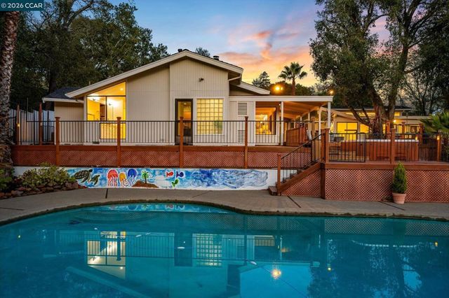 38 Vista Del Mar, Orinda, CA 94563