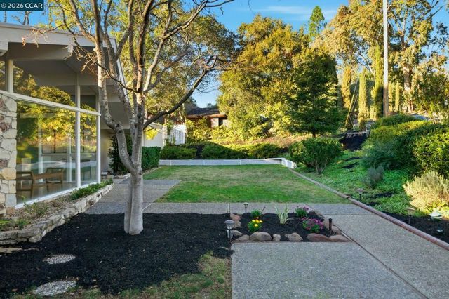 38 Vista Del Mar, Orinda, CA 94563