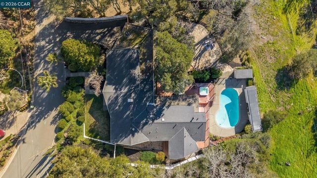 38 Vista Del Mar, Orinda, CA 94563