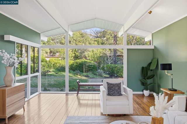 38 Vista Del Mar, Orinda, CA 94563