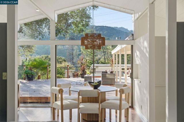 38 Vista Del Mar, Orinda, CA 94563