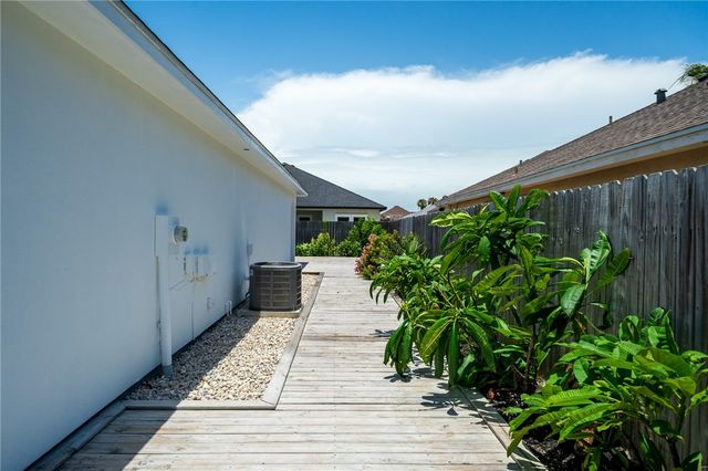 13970 Mainsail St, Corpus Christi, TX 78418