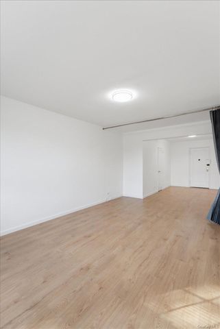 6393 Woodhaven Boulevard 2F3, Rego Park, NY 11374
