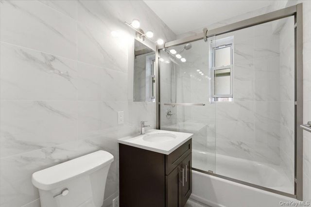 6393 Woodhaven Boulevard 2F3, Rego Park, NY 11374