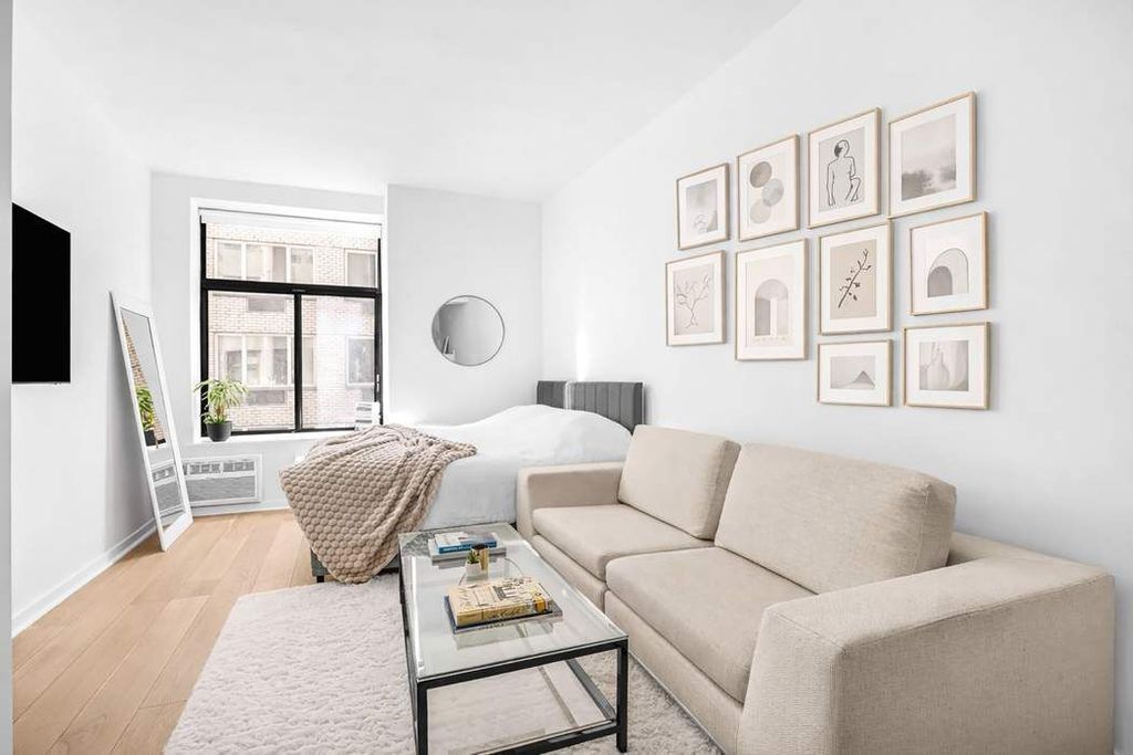 310 E 23rd St Apt 4B, New York City, NY 10010