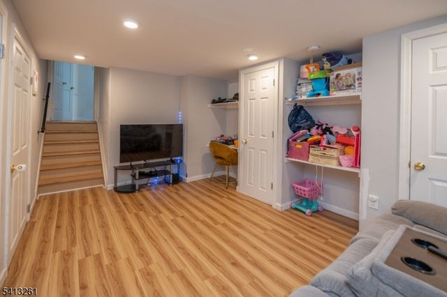 175 Rosewood Ln, Woodbridge Twp., NJ 07064