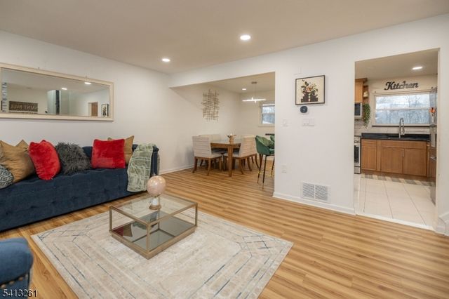 175 Rosewood Ln, Woodbridge Twp., NJ 07064