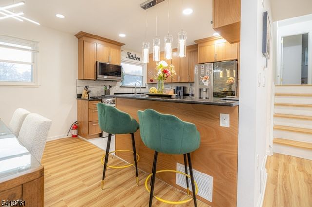 175 Rosewood Ln, Woodbridge Twp., NJ 07064