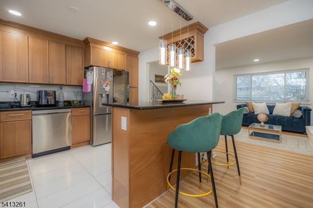 175 Rosewood Ln, Woodbridge Twp., NJ 07064