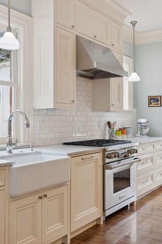 1203 Mount Curve Avenue, Minneapolis, MN 55403