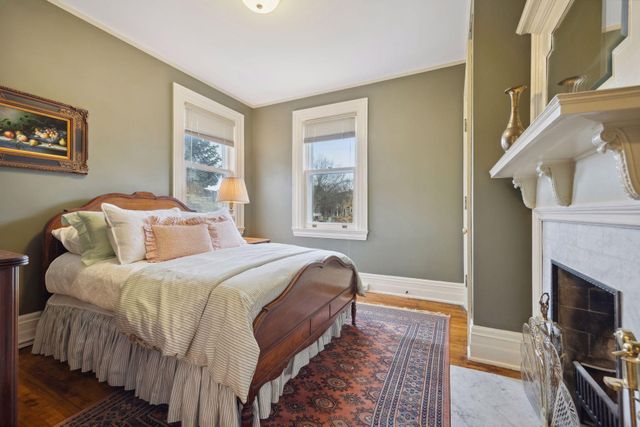 1203 Mount Curve Avenue, Minneapolis, MN 55403
