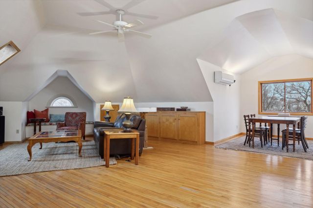 1203 Mount Curve Avenue, Minneapolis, MN 55403