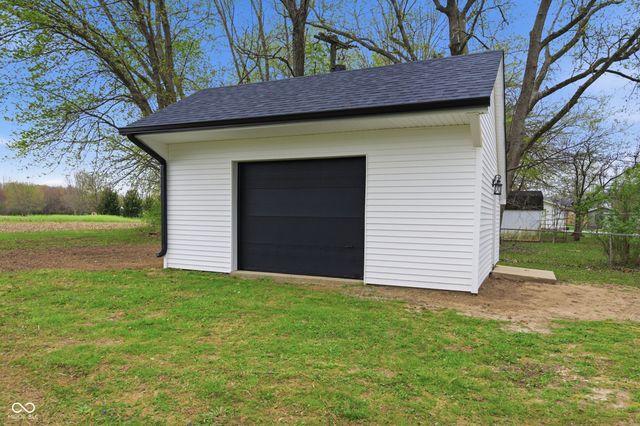414 S 1st Street, Lewisville, IN 47352