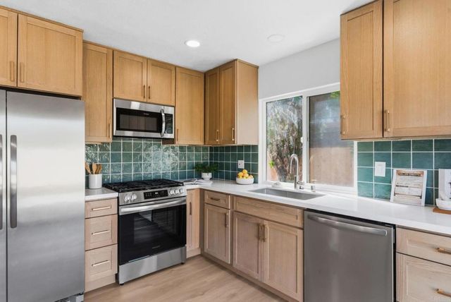 9604 Paseo Montril, San Diego, CA 92129