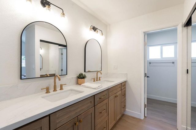 9604 Paseo Montril, San Diego, CA 92129