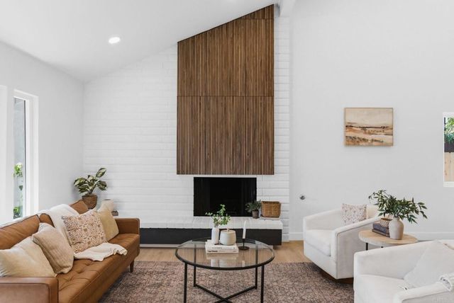 9604 Paseo Montril, San Diego, CA 92129