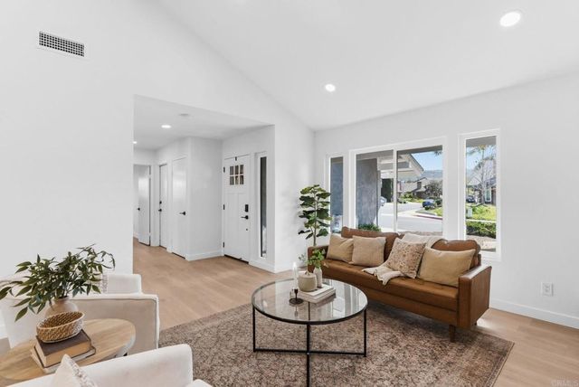 9604 Paseo Montril, San Diego, CA 92129