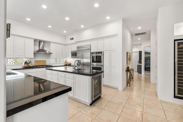 85 Appian Way, Palm Desert, CA 92211