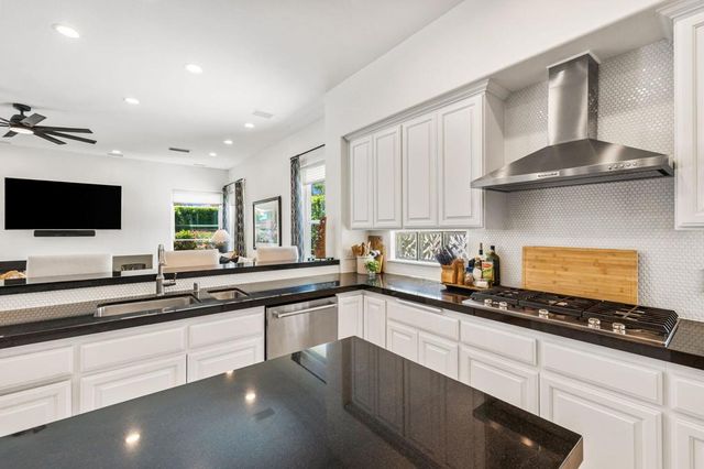 85 Appian Way, Palm Desert, CA 92211