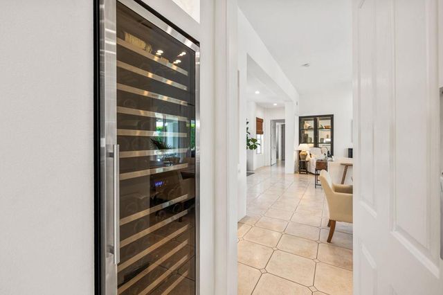85 Appian Way, Palm Desert, CA 92211