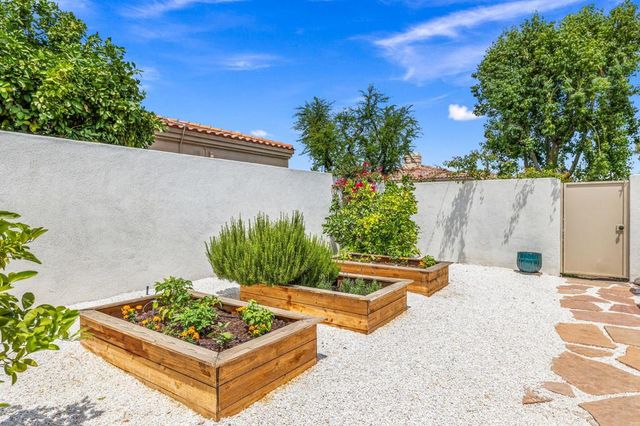 85 Appian Way, Palm Desert, CA 92211