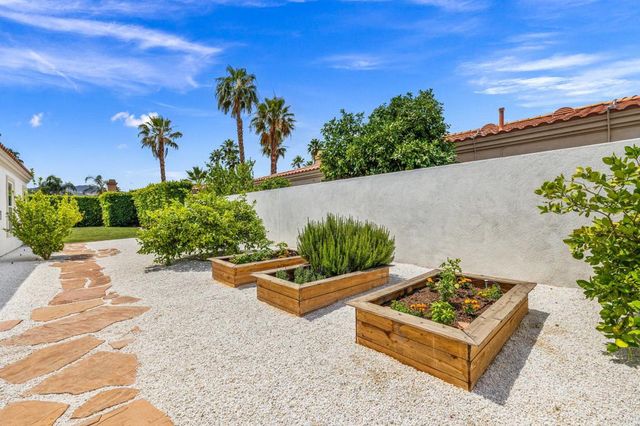 85 Appian Way, Palm Desert, CA 92211