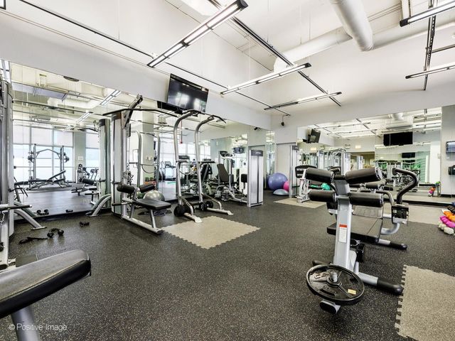 655 W Irving Park Road 3315, Chicago, IL 60613