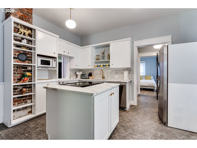 655 MONROE St, Eugene, OR 97402