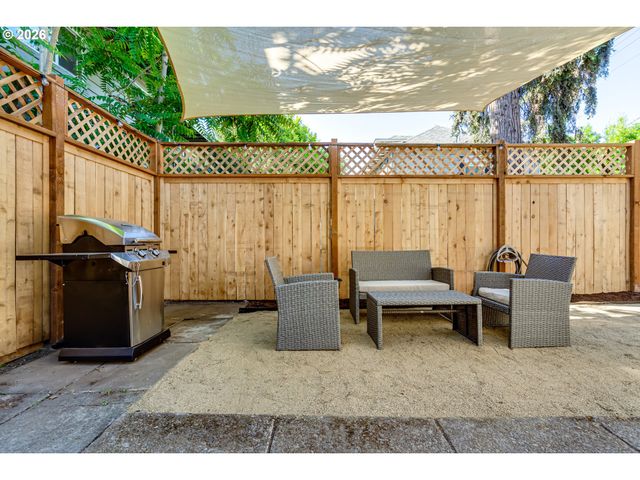 655 MONROE St, Eugene, OR 97402