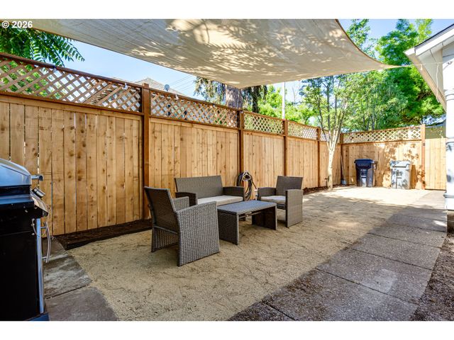 655 MONROE St, Eugene, OR 97402