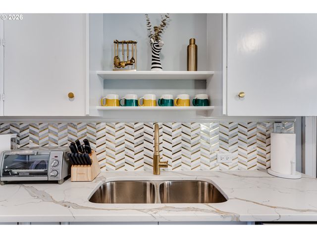 655 MONROE St, Eugene, OR 97402