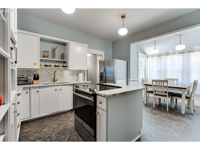 655 MONROE St, Eugene, OR 97402