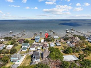 2823 Bayshore Drive, Bacliff, TX 77518