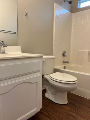 10921 Colonial Heights Lane, Fort Worth, TX 76179