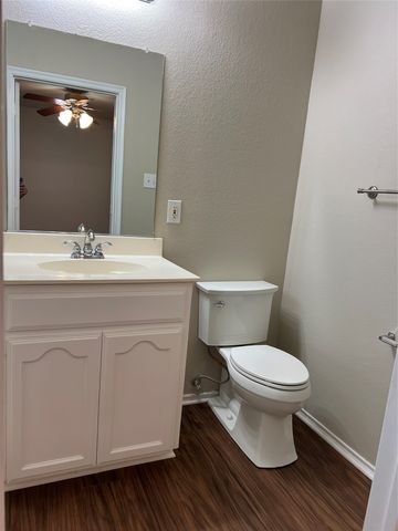 10921 Colonial Heights Lane, Fort Worth, TX 76179