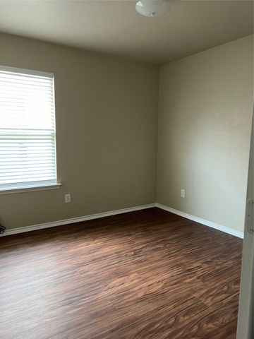 10921 Colonial Heights Lane, Fort Worth, TX 76179