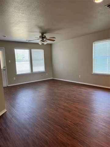 10921 Colonial Heights Lane, Fort Worth, TX 76179